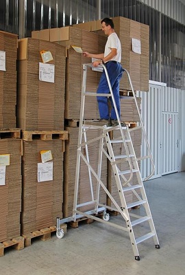 Escaleras de almacén Wakü - Automoción - Escaleras de almacén
